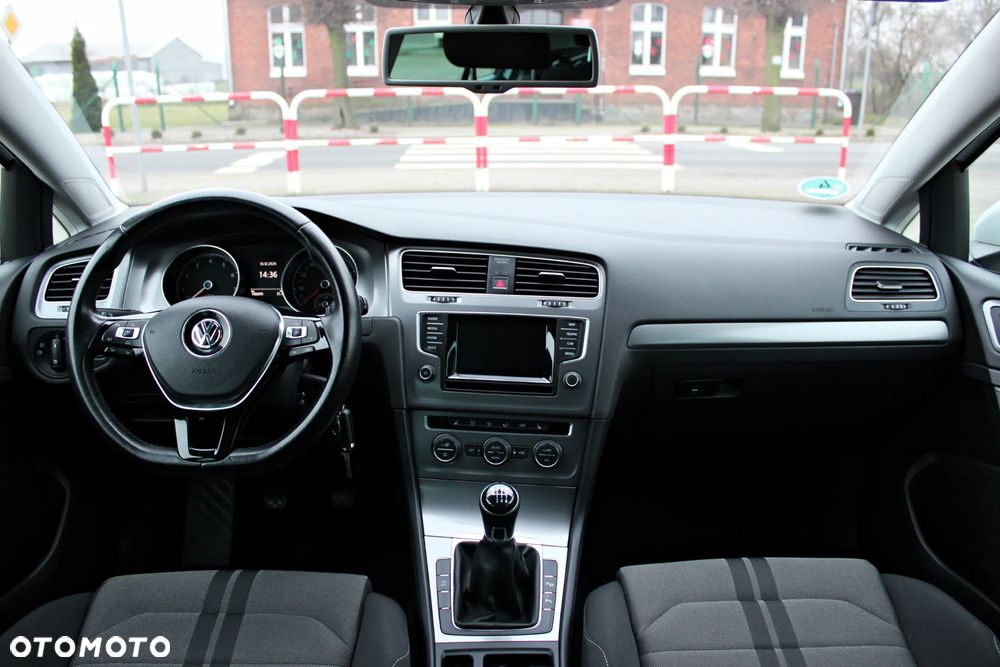 Volkswagen Golf - 19