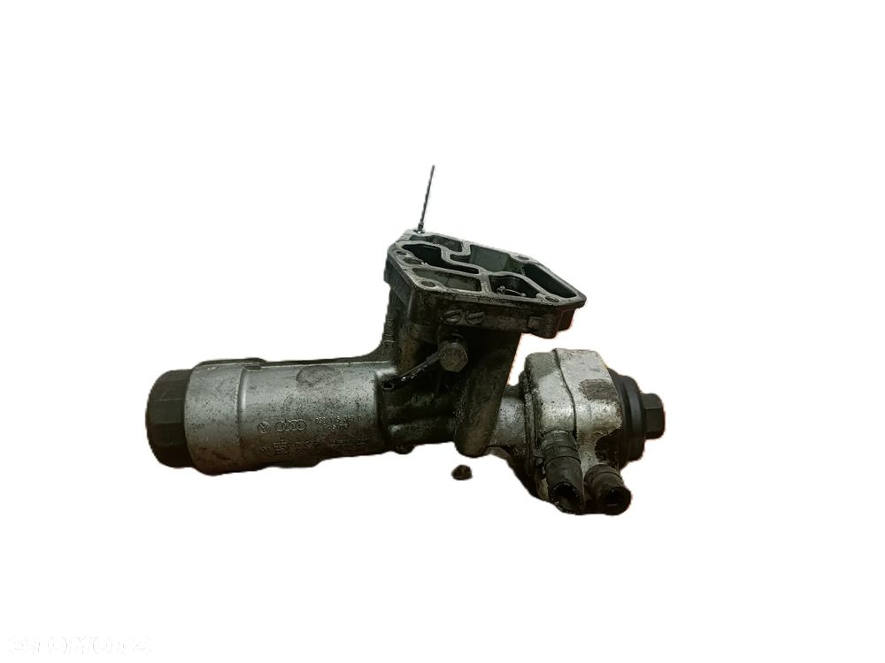 AUDI A4 B7 04-07 1,9 TDI OBUDOWA FILTRA OLEJU EU 038115389D * - 5