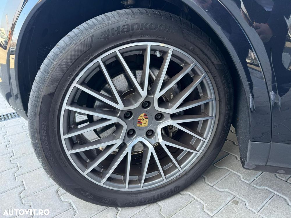 Porsche Cayenne E-Hybrid Tiptronic S - 40