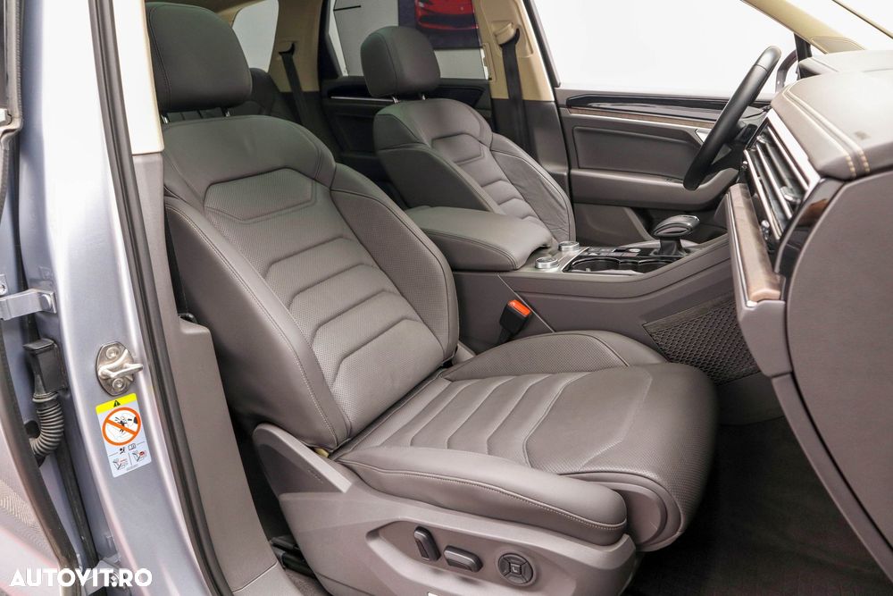Volkswagen Touareg - 29
