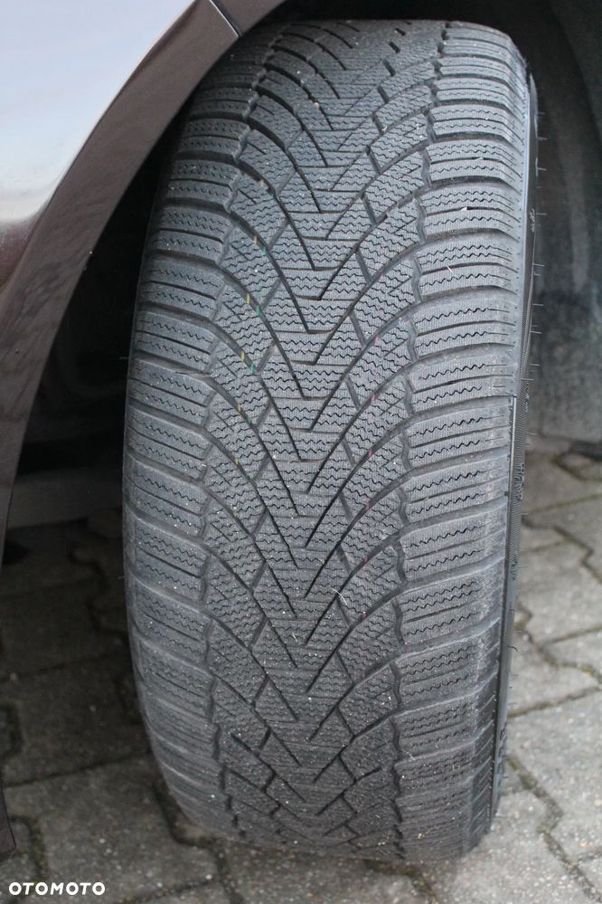 Mercedes-Benz Klasa E 250 CGI BlueEFFICIENCY 7G-TRONIC Avantgarde - 28