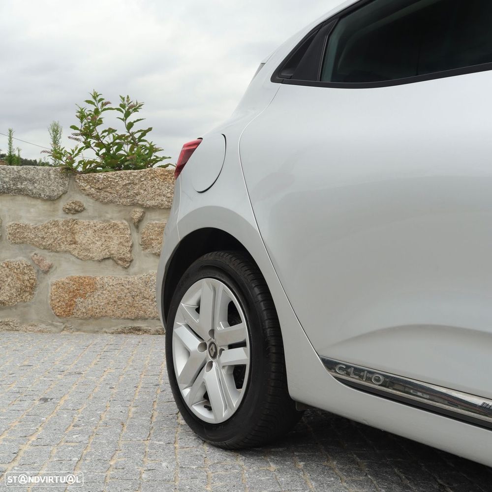 Renault Clio 1.0 TCe Limited CVT - 8
