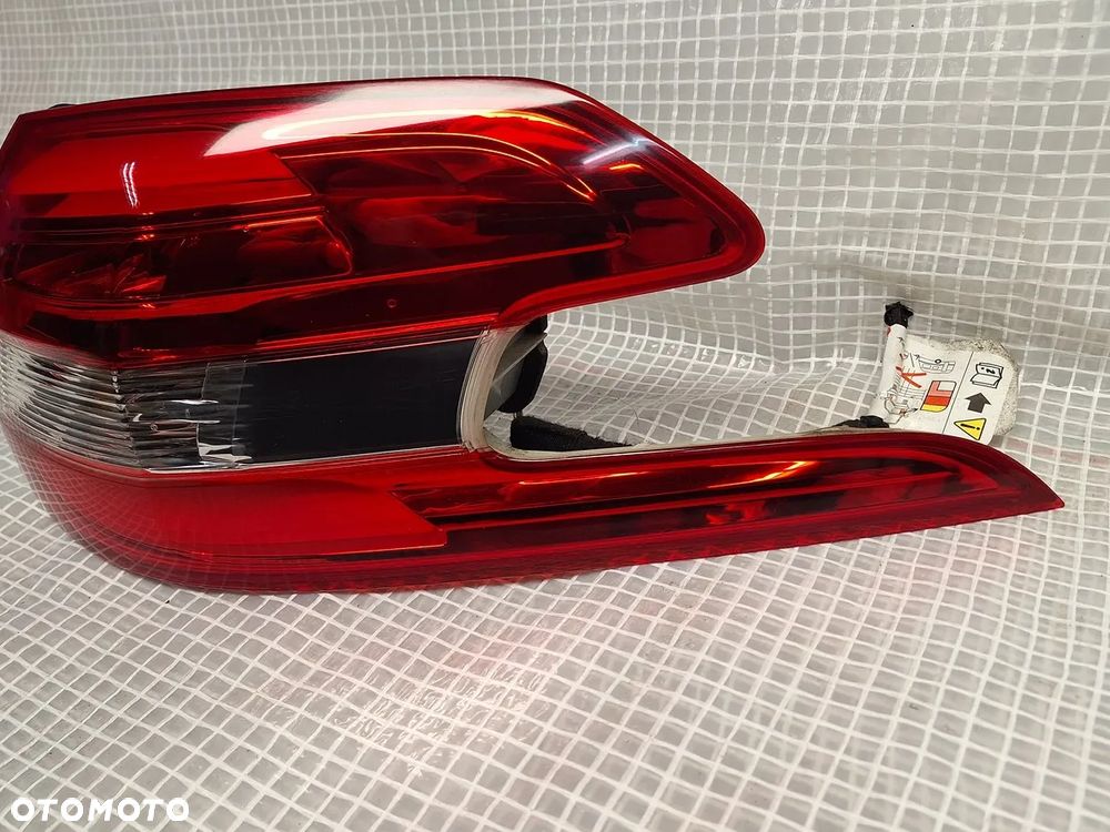 lampa tyl tylna prawa peugeot 308 II t9 2013-2017 kombi sw 9678093880 europa orginal demontaz - 2