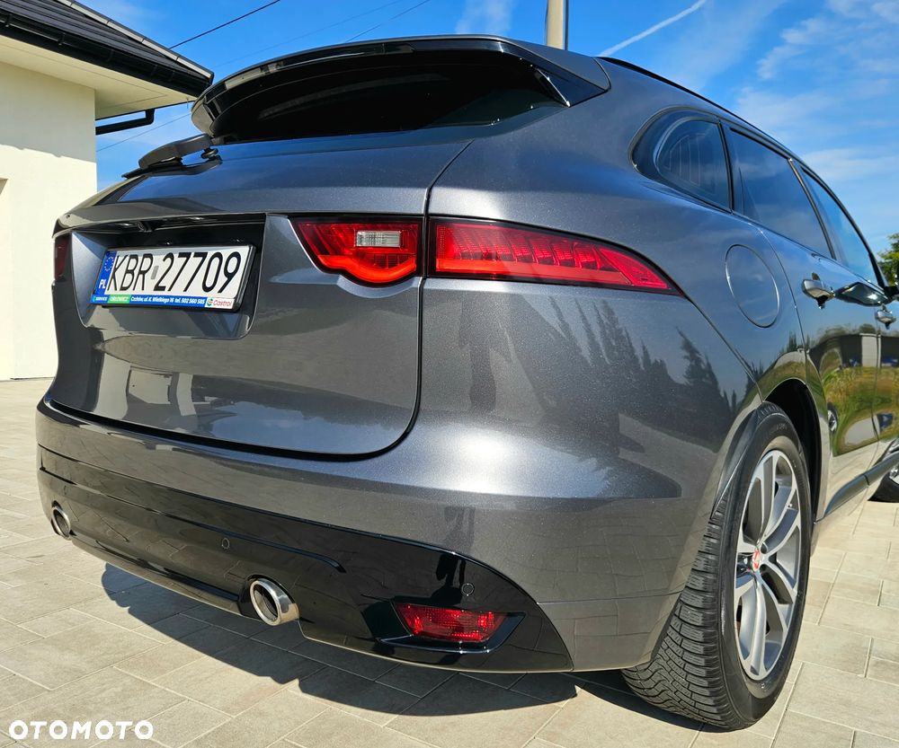 Jaguar F-Pace - 17
