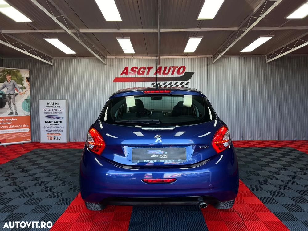 Peugeot 208 - 6