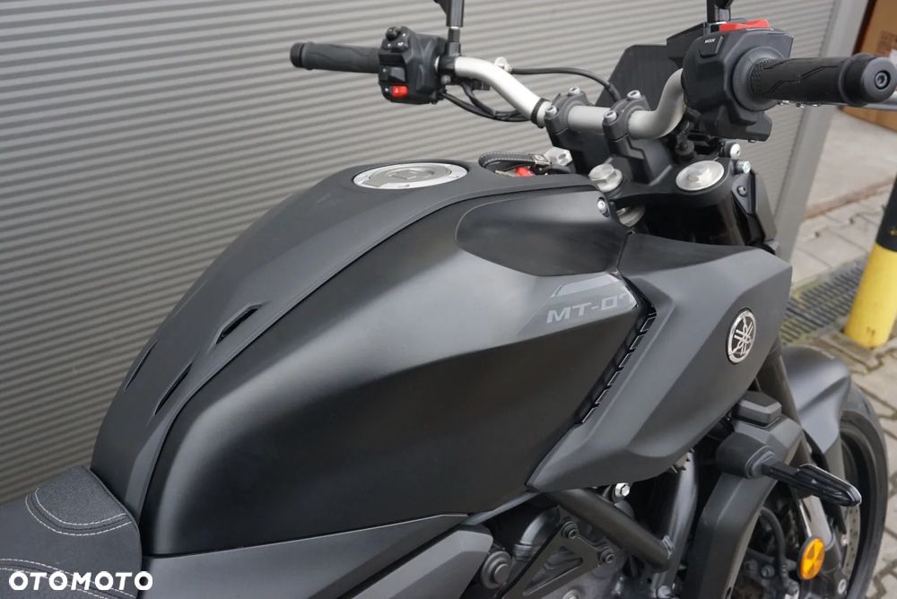 Yamaha MT - 5