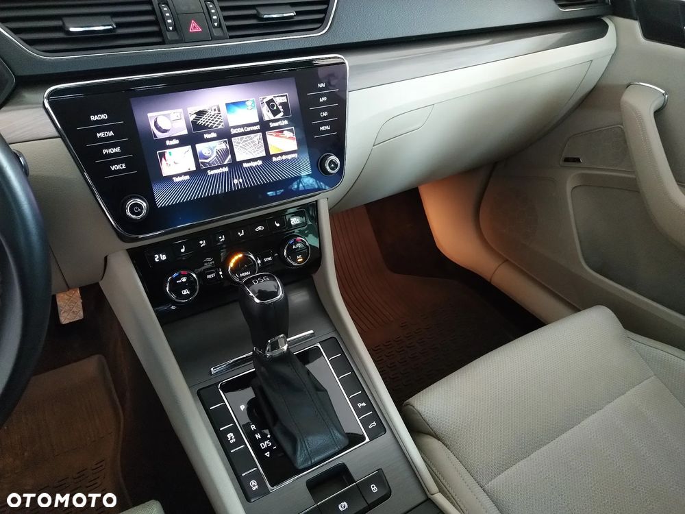 Skoda Superb 2.0 TDI SCR Style DSG - 10