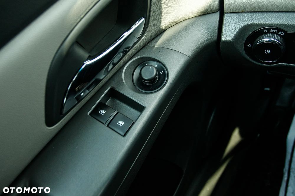 Chevrolet Cruze 1.6 LS - 22