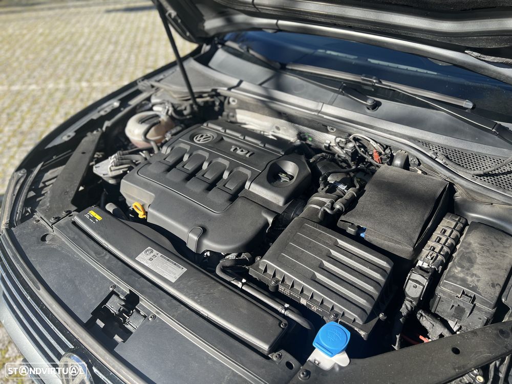 VW Passat Variant 2.0 TDi Highline DSG - 14