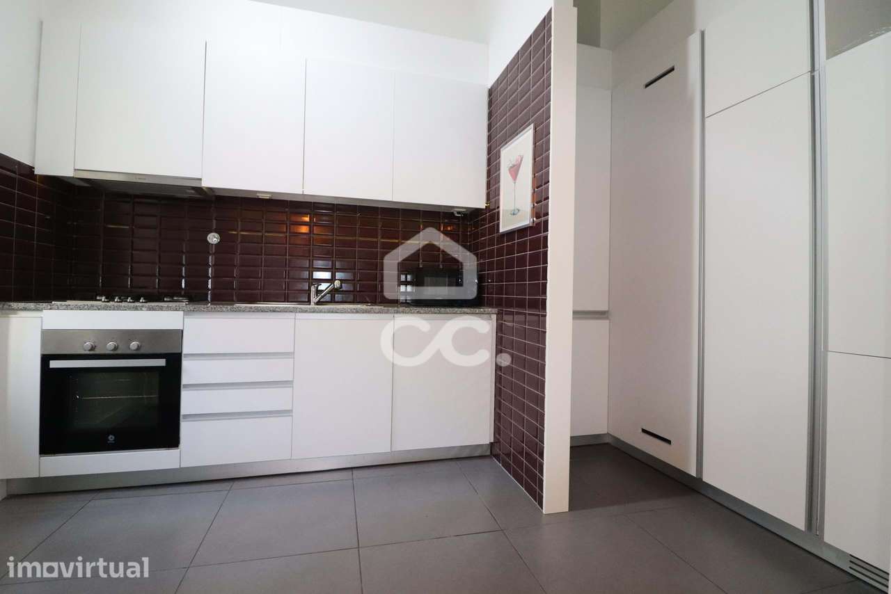 Apartamento T2 totalmente mobilado e equipado no Coração de Coimbra - Grande imagem: 4/15