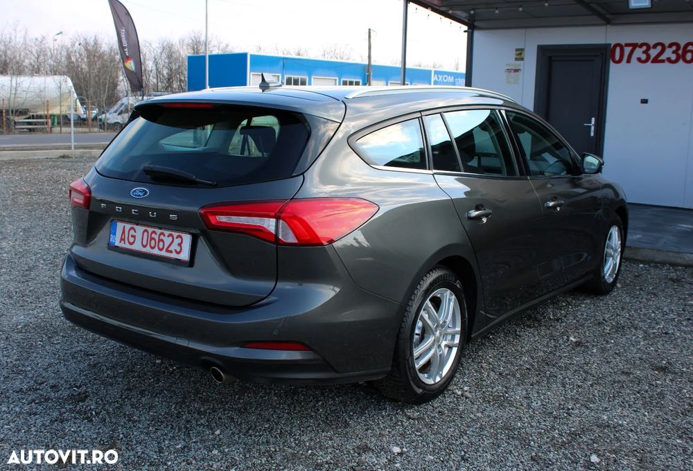 Ford Focus - 8