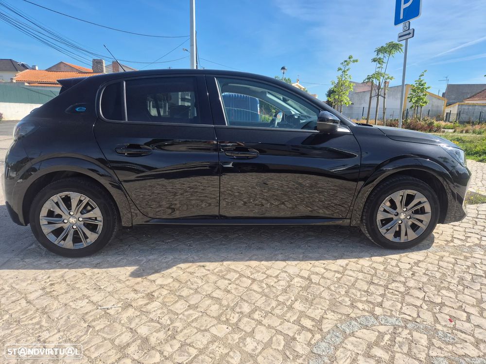 Peugeot e-208 Allure Pack - 3