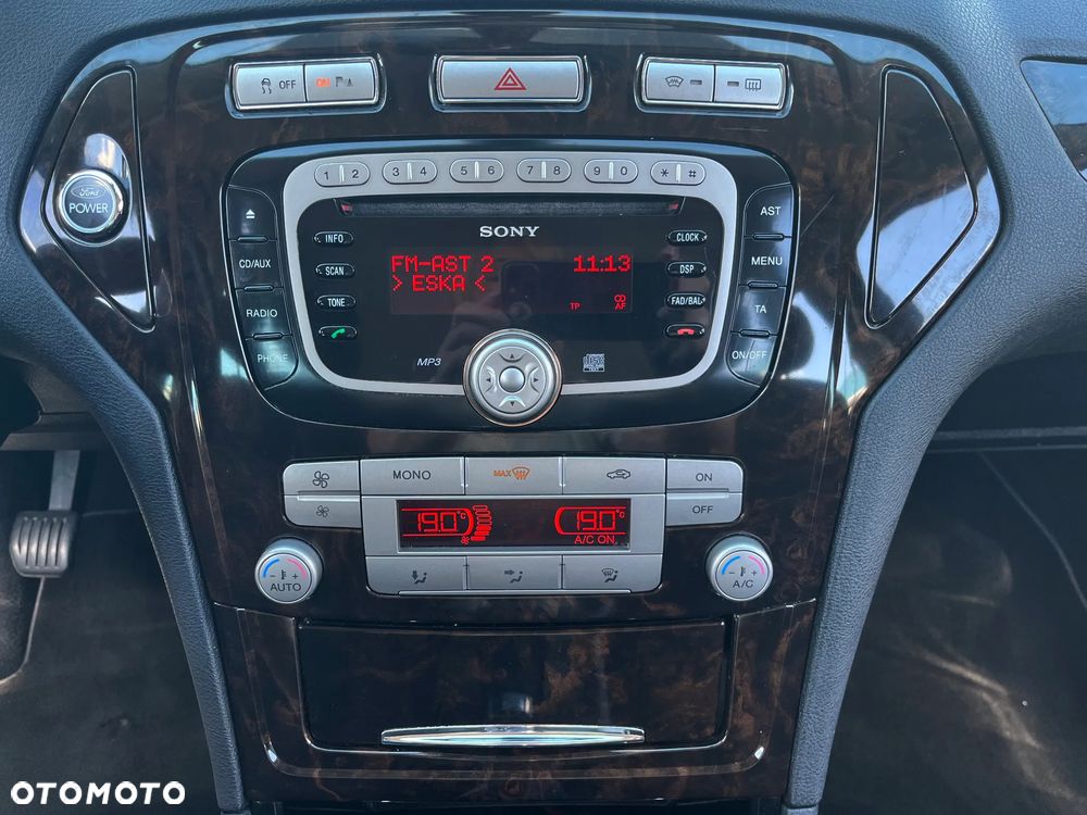 Ford Mondeo 2.0 Ghia - 23