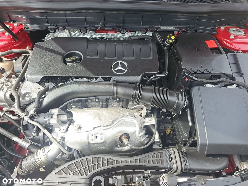 Mercedes-Benz GLB - 13