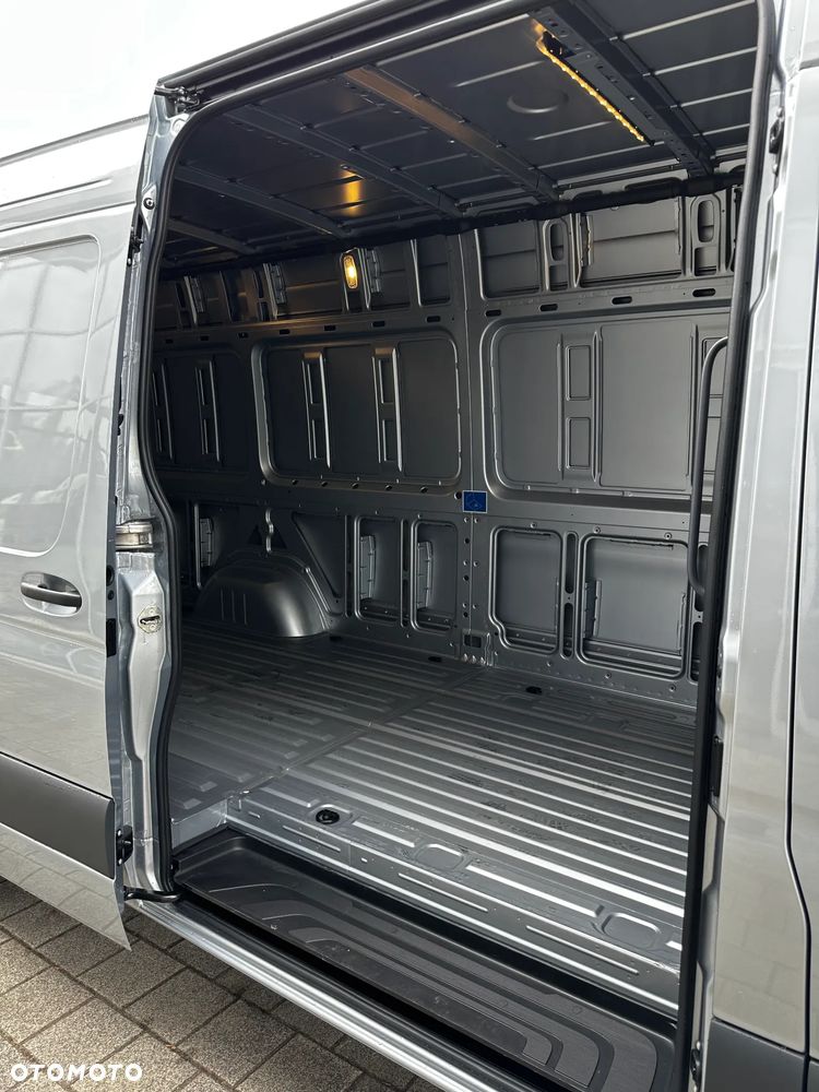 Mercedes-Benz Sprinter - 31