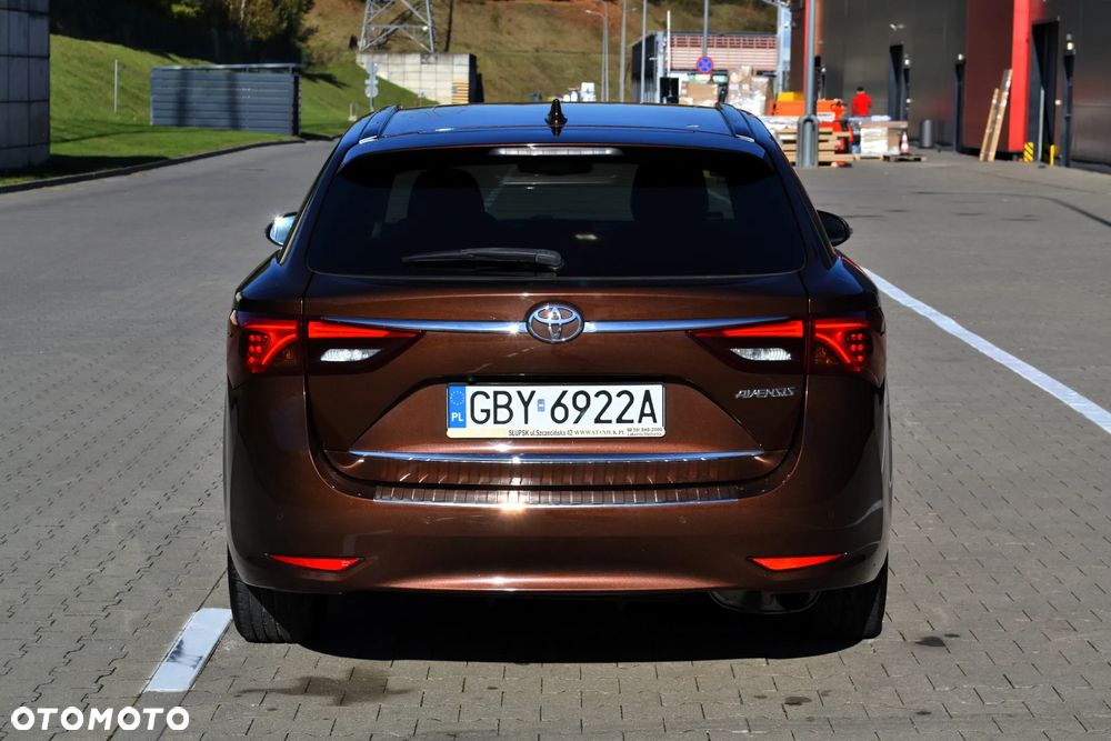 Toyota Avensis Combi 1.8 Executive - 28