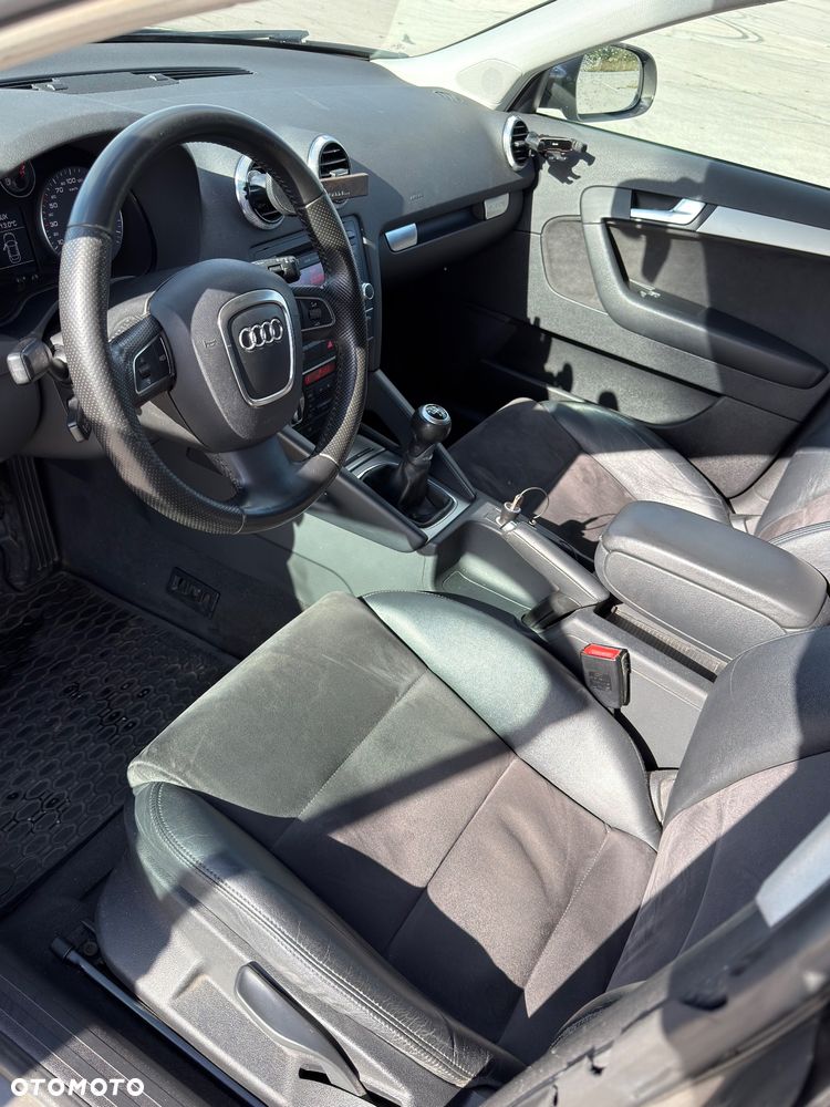 Audi A3 Sportback 2.0 TDI DPF Quattro Attraction - 9