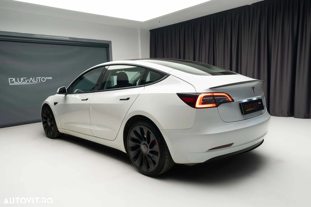 Tesla Model 3 Performance - 4