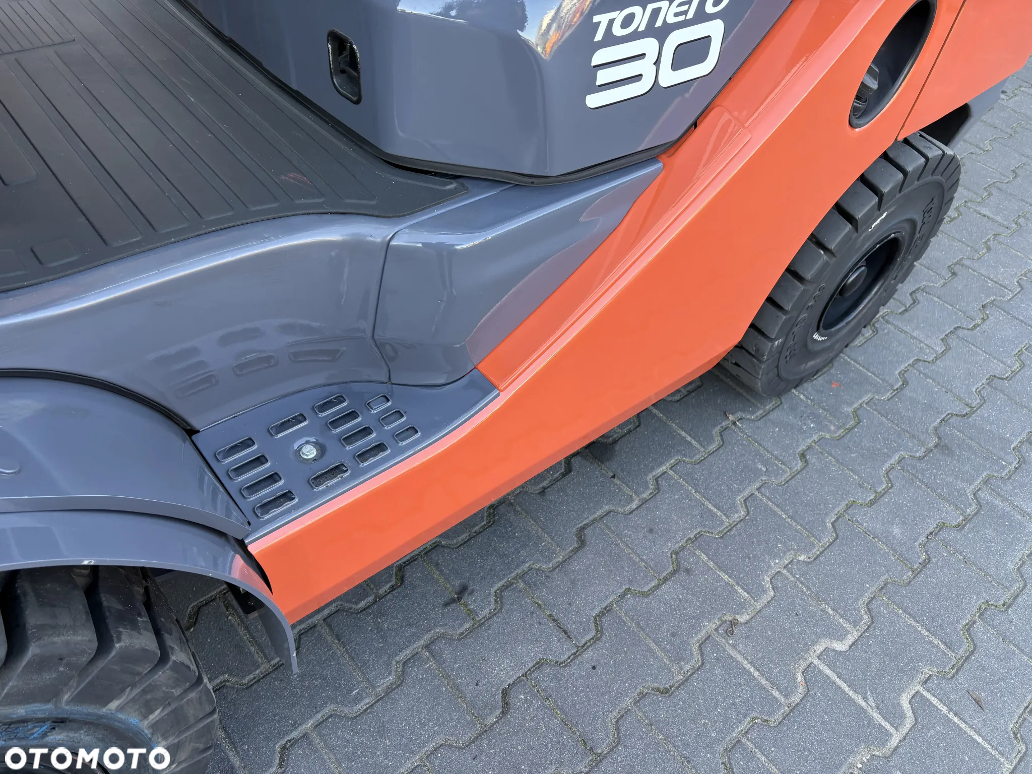 Toyota 06-8FDF30 - 12