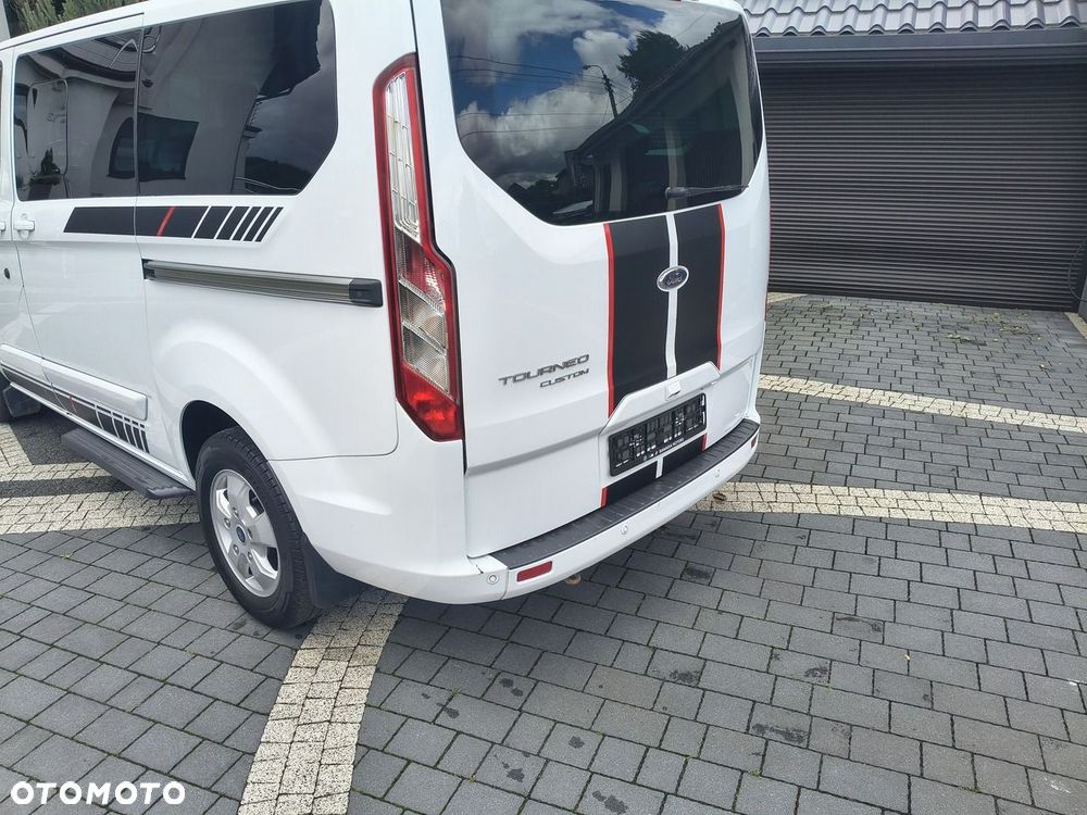 Ford Tourneo Custom - 30