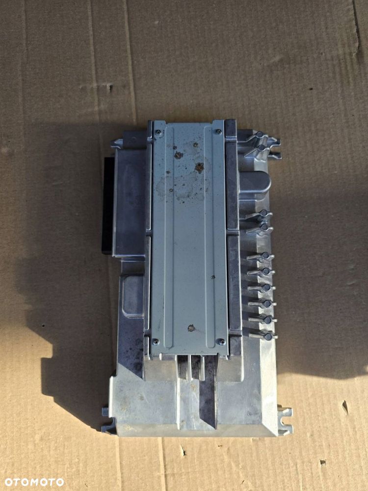 wzmacniacz 81a035223 skoda octavia superb - 1