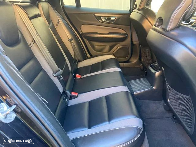 Volvo V60 2.0 T6 AWD TE Plus Dark - 40
