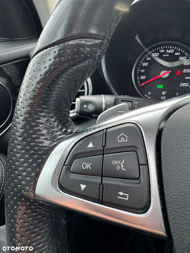 Mercedes-Benz GLC 250 d 4Matic 9G-TRONIC AMG Line - 23