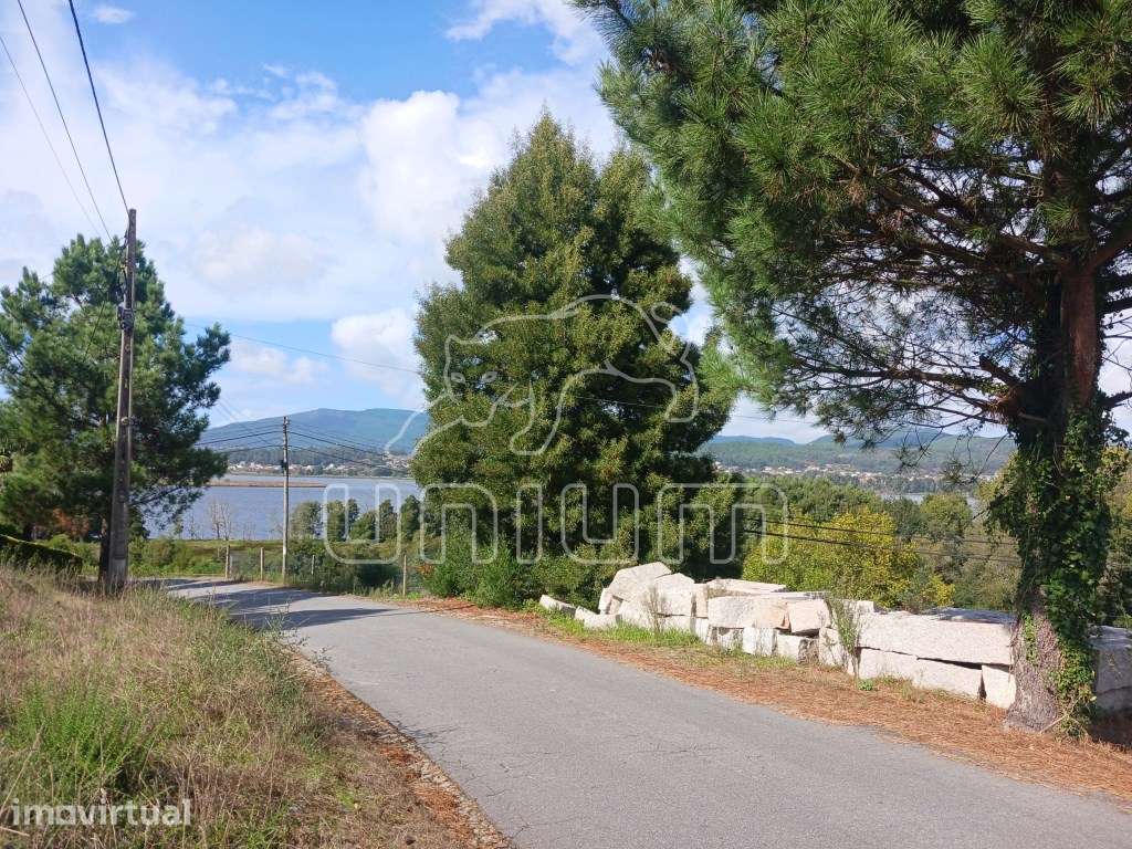 Terreno para construção com vista para o Rio Minho - Grande imagem: 2/7