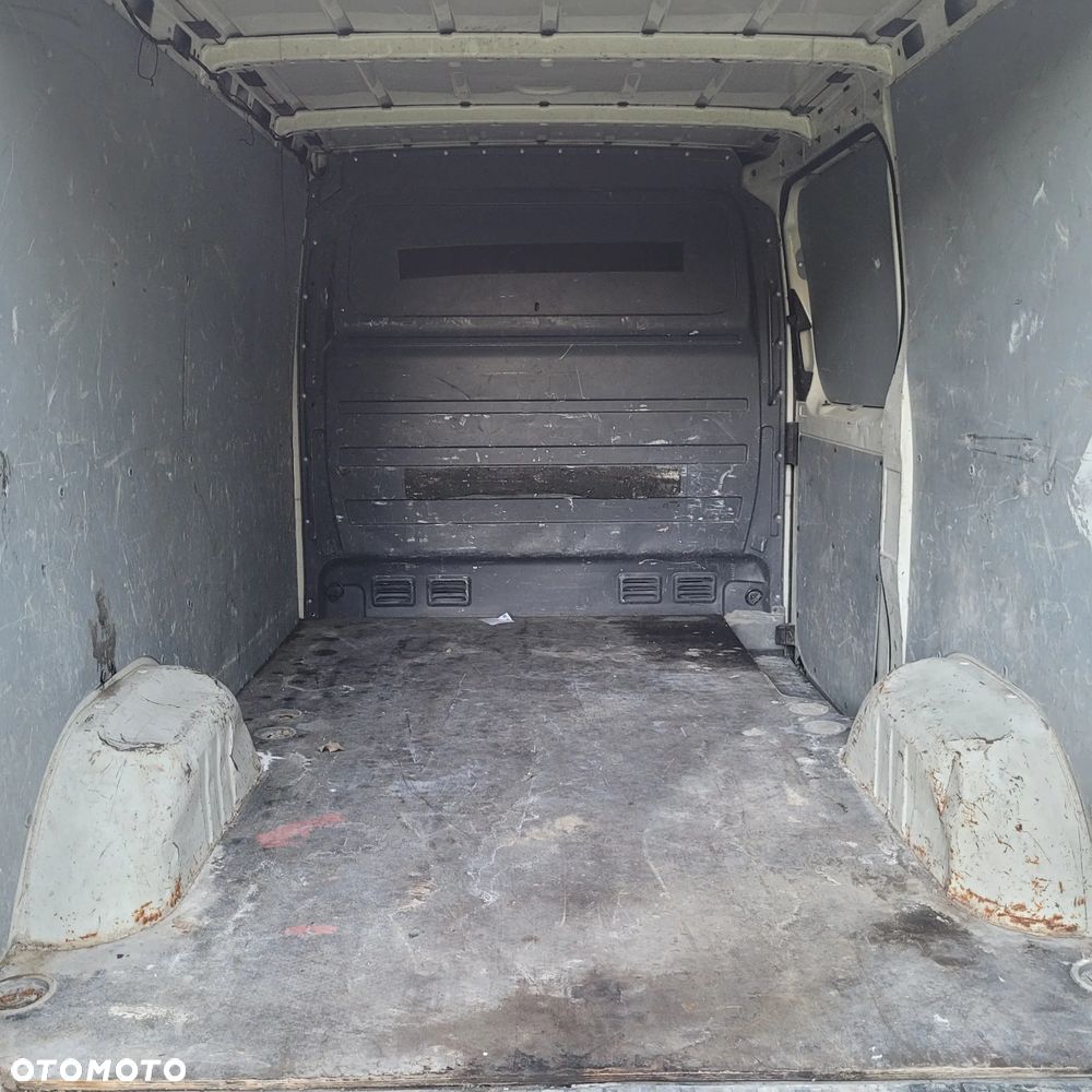 Volkswagen Crafter - 11