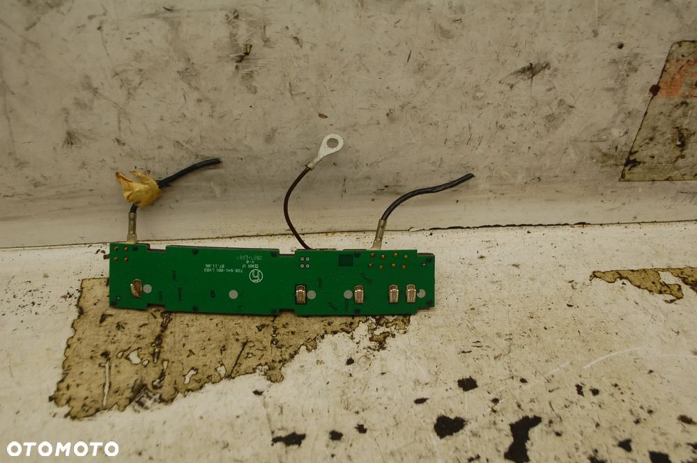 WZMACNIACZ ANTENY 3C5035532T VW PASSAT B6 B7 SEDAN - 2