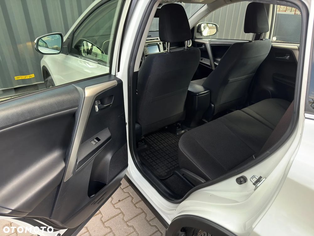 Toyota RAV4 2.0 D-4D Active 4x2 - 19