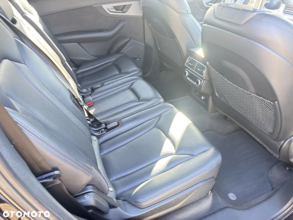Audi Q7 - 11