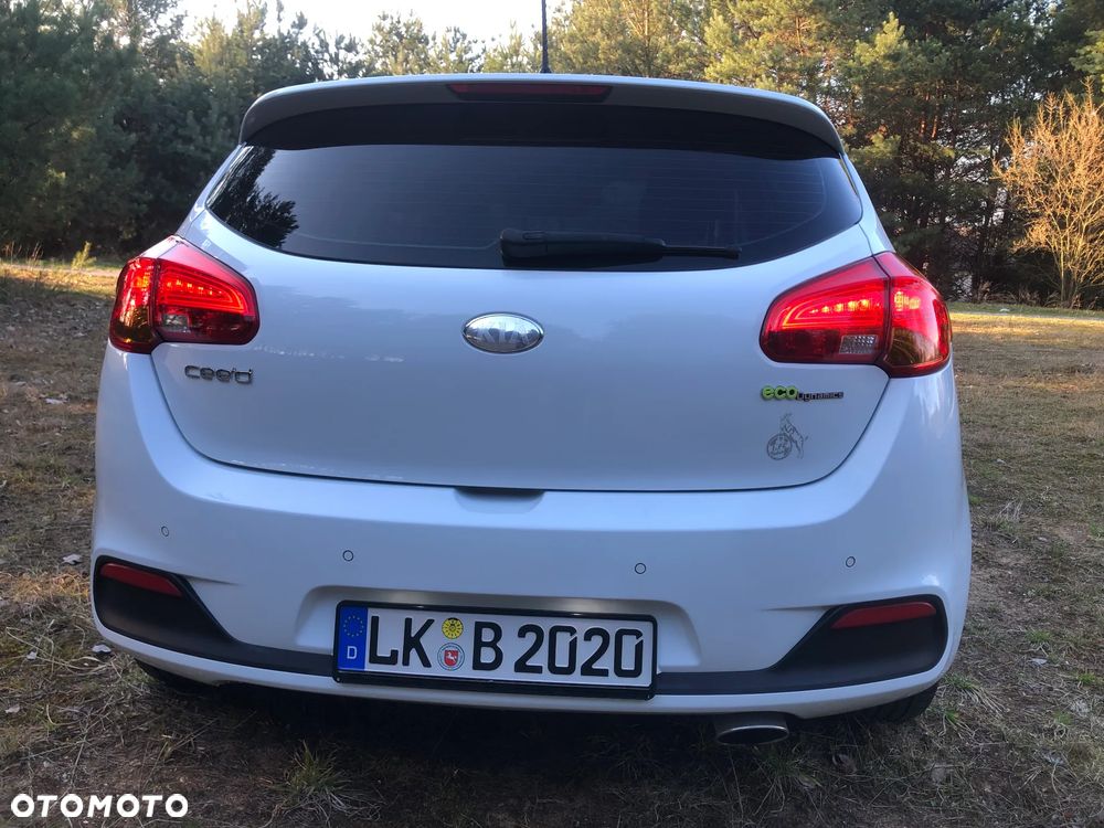 Kia Ceed 1.6 CRDi 128 Dream Team Edition - 11