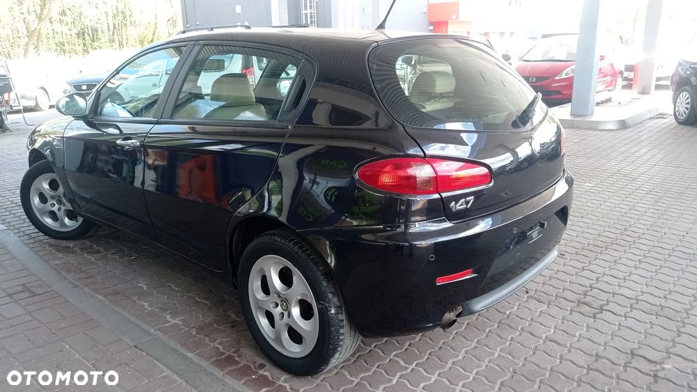 Alfa Romeo 147 - 22