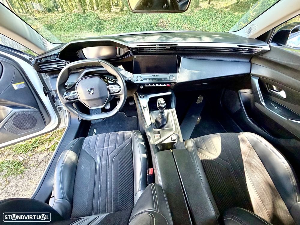 Peugeot 308 1.2 PureTech Allure Pack - 42