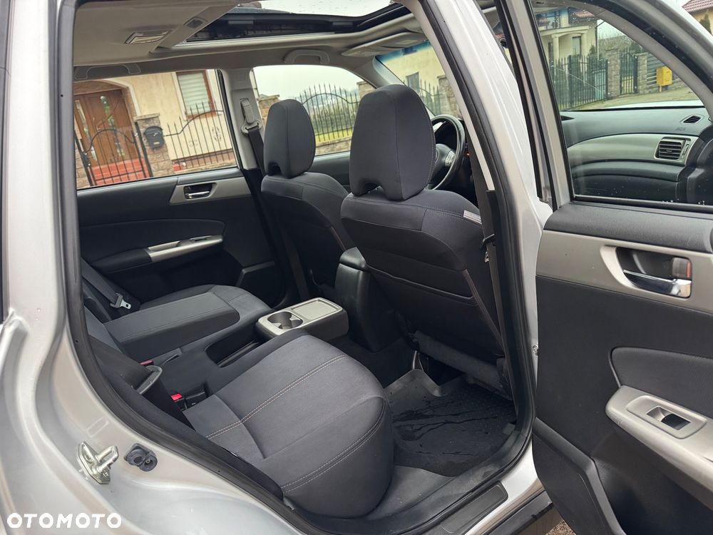 Subaru Forester 2.0D Exclusive - 28