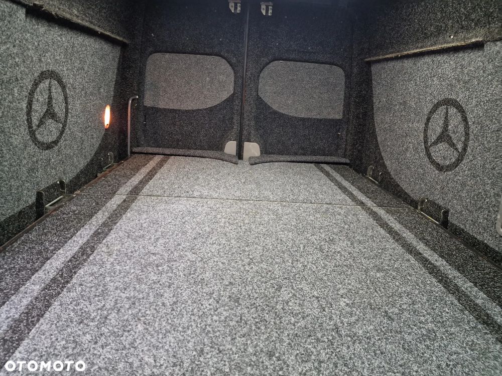 Mercedes-Benz Sprinter - 17