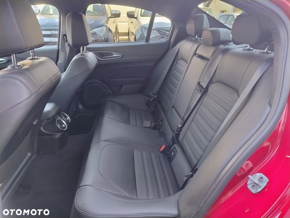 Alfa Romeo Giulia 2.9 Bi Turbo V6 Quadrifoglio - 17