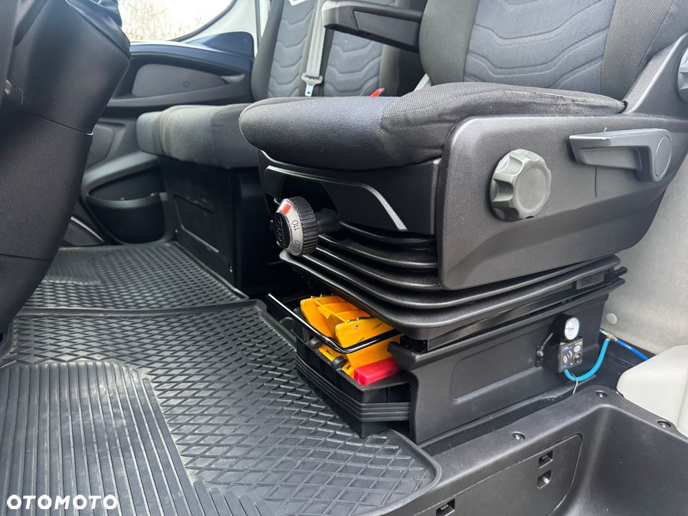 Iveco Daily‼️72C18‼️3.0 HI-MATIC Chłodnia/Mroźnia zakres -32C/+22C THERMO KING V-500 MAX Źródło Zasilania 400V Grube Ściany/Podłoga Przegroda komorowa‼️ Full LED na bliźniaku Salon Polska Poduszki Pneumatyczne DMC7200kg - 27