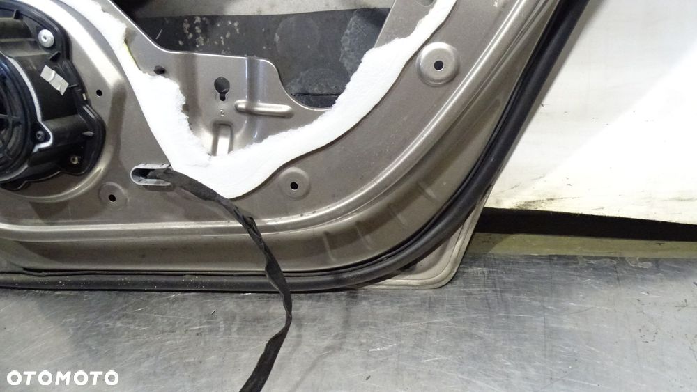 DRZWI PRAWY TYŁ PEUGEOT 3008 1.6HDI - 5