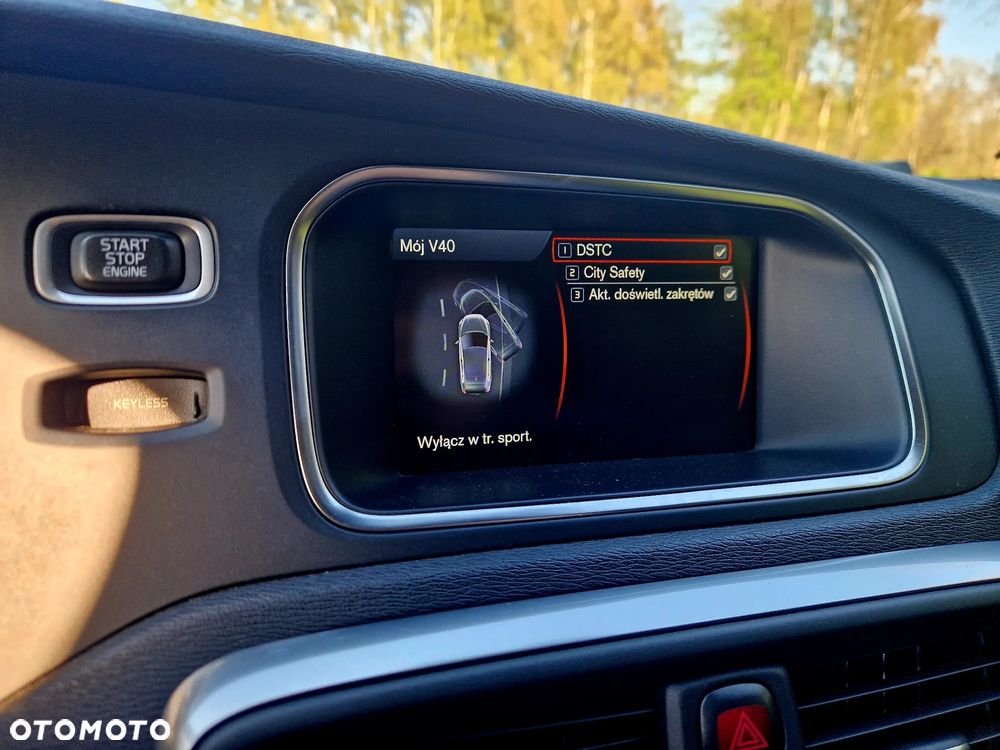 Volvo V40 D2 Momentum - 13