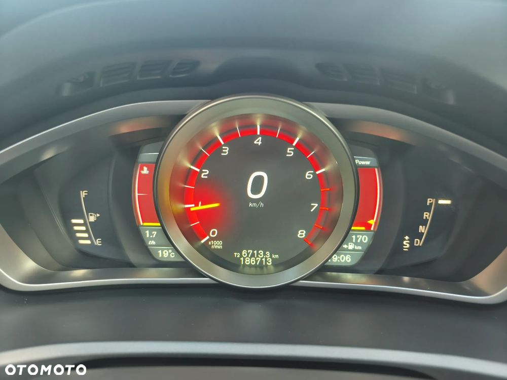 Volvo V40 T4 Powershift R Design - 13