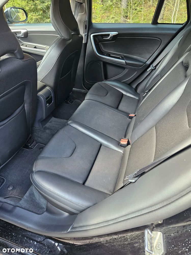 Volvo V60 D3 Kinetic - 11