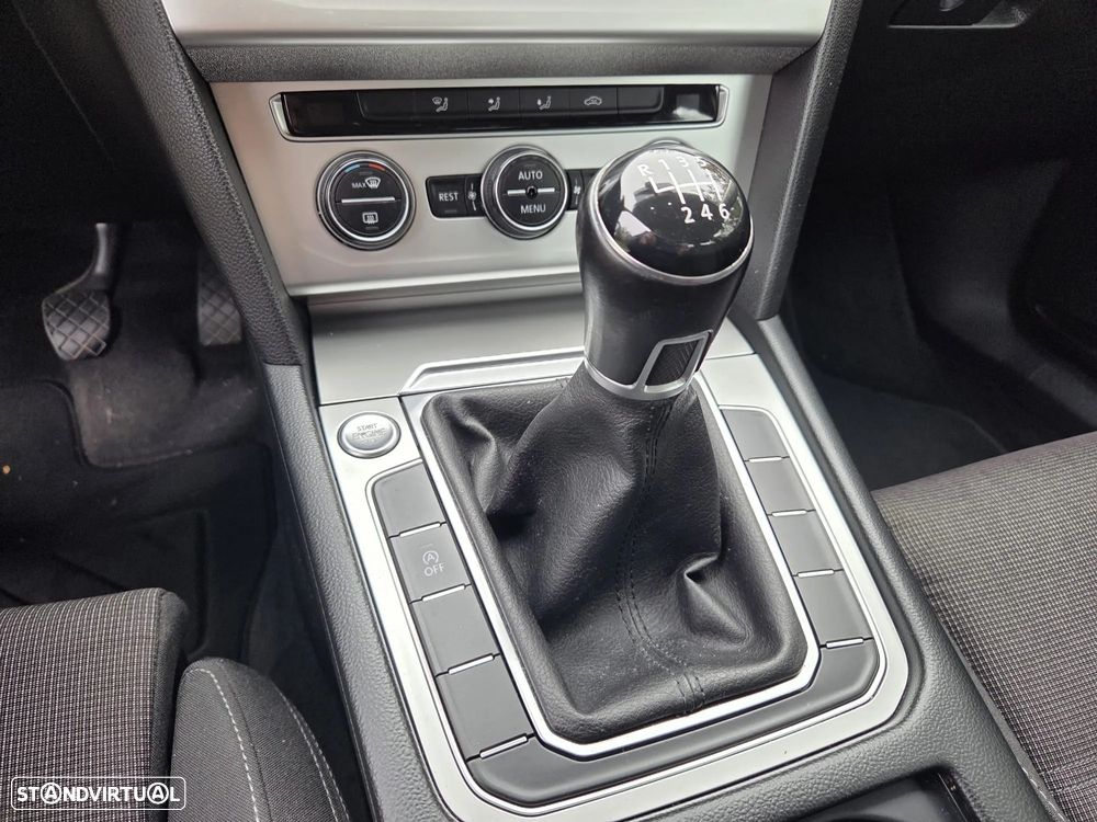 VW Passat 1.6 TDI BlueMotion - 18