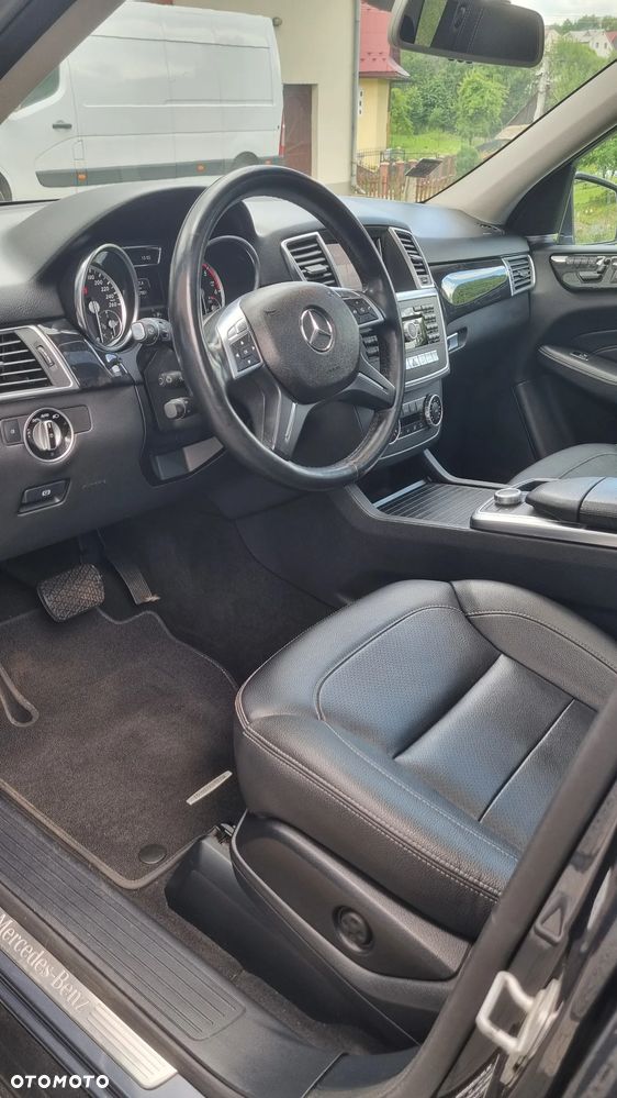 Mercedes-Benz ML - 10