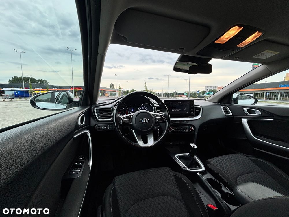Kia XCeed 1.5 T-GDI M - 23