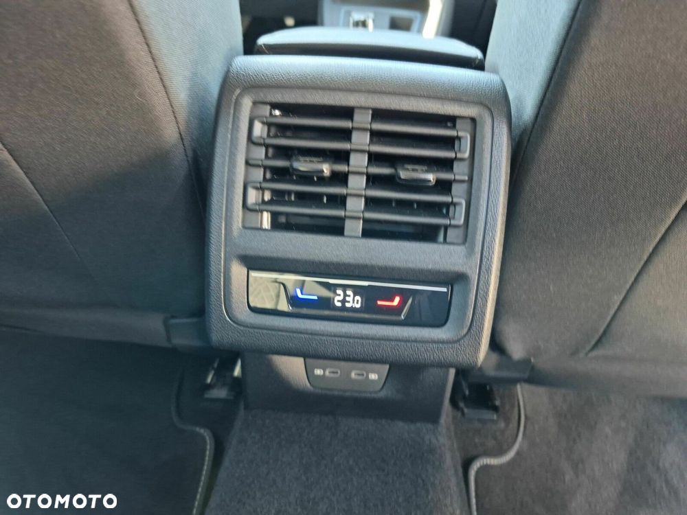 Volkswagen Golf Variant - 17