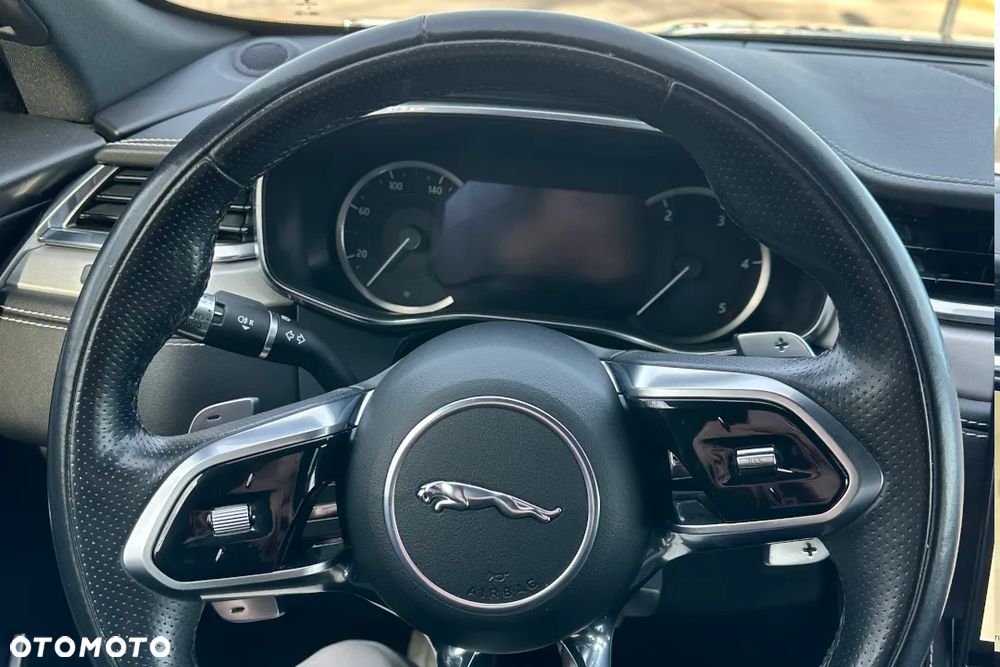 Jaguar F-Pace D200 AWD R-Dynamic S - 24