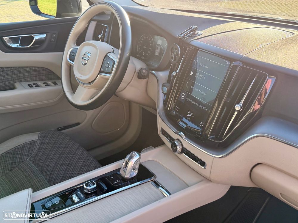 Volvo XC 60 2.0 T8 PHEV Momentum AWD - 16