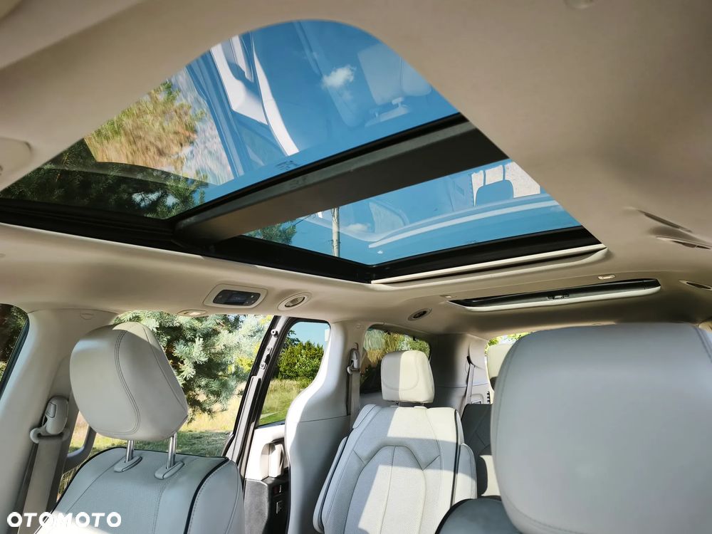 Chrysler Pacifica - 27